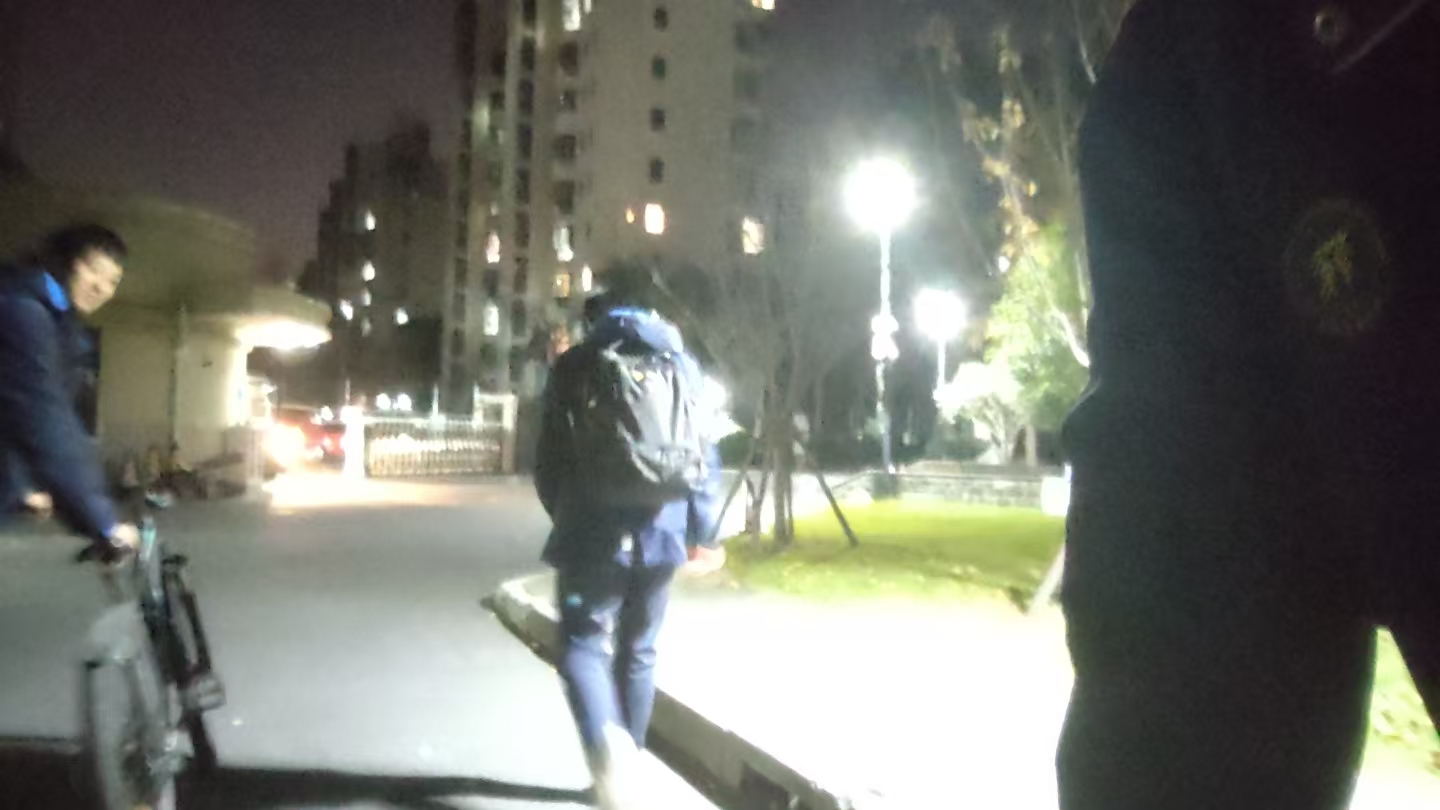 夜色中的归途